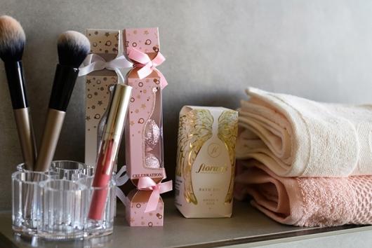 Tipuri de femei și cadourile pe care le fac, le primesc sau le aleg