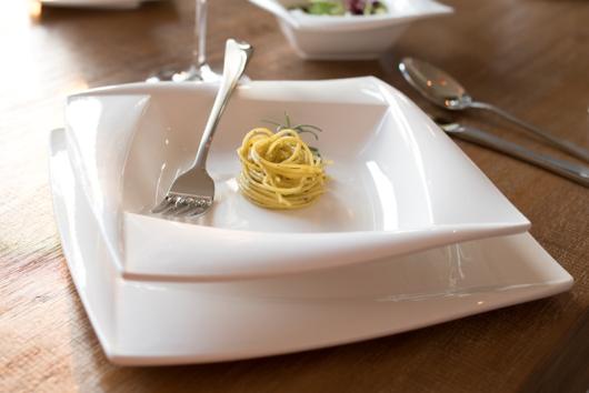 Porțelanul Alumina: delicatețea, stilul și rezistența sunt incluse