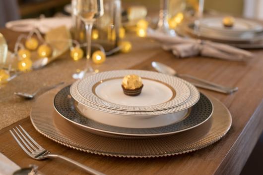 Când așezi masa pentru prieteni - inspirație modernă